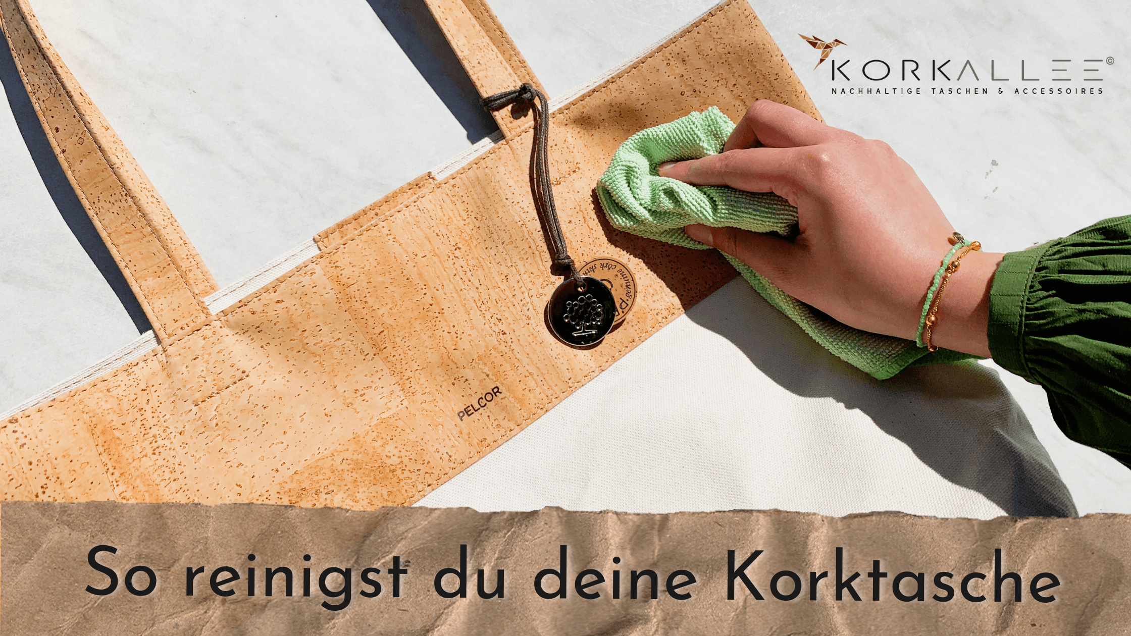 So reinigst du deine Korktasche